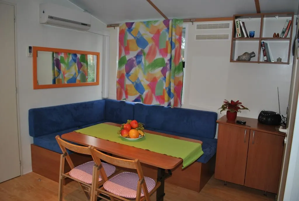 Mobile Homes Camp Brione プーラ 3*,